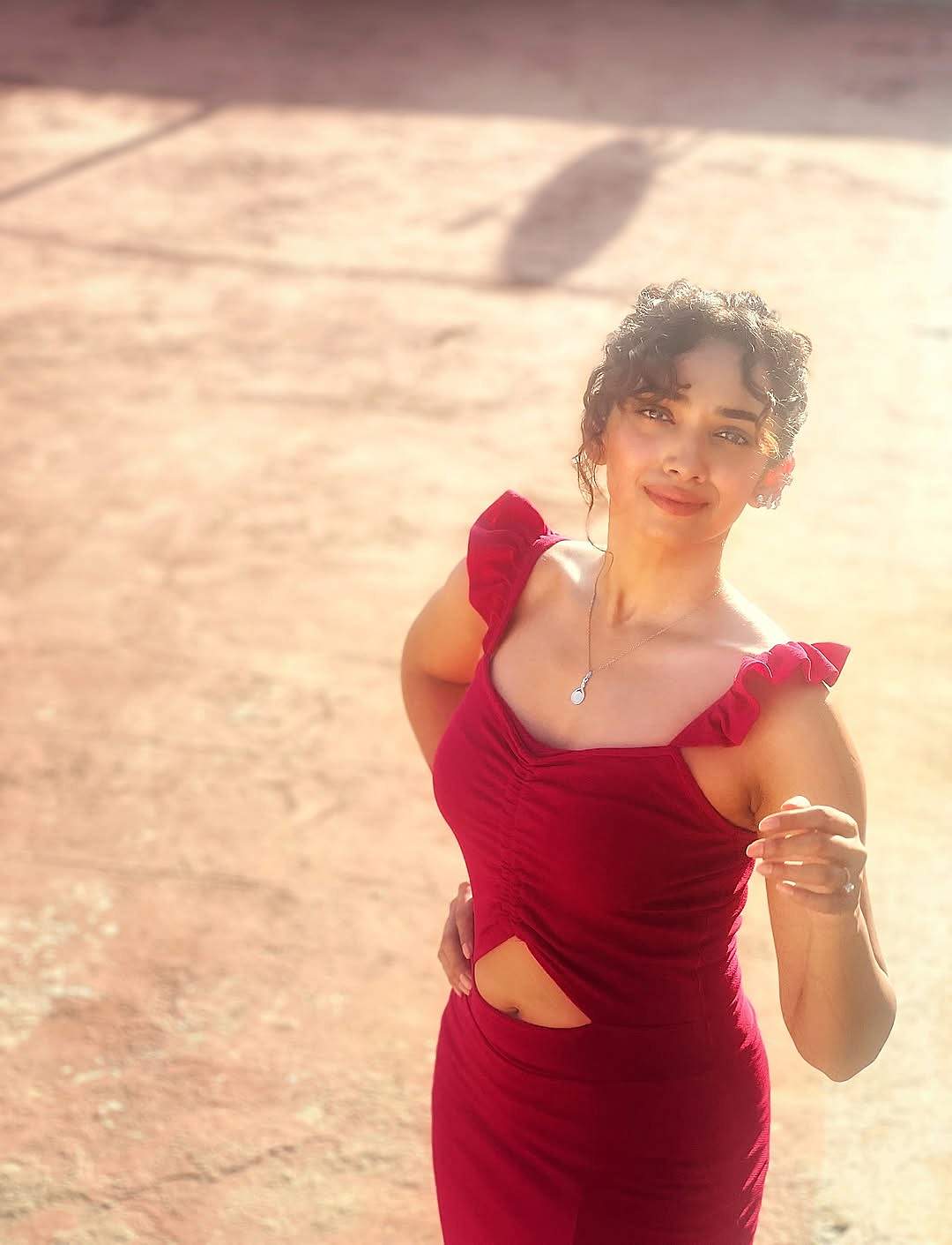 காதலில் நம்பிக்கை இருக்கிறதா? சான்வி மேக்னா! 