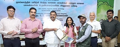 தாய்லாந்தில் பயிற்சி பெற்று திரும்பிய யானைப் பாகன்களுக்கு சான்றிதழ்