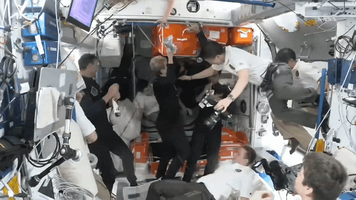 விண்வெளி மையத்தில் சுபான்ஷு சுக்லா! அவரின் முதல் உரை என்ன தெரியுமா?