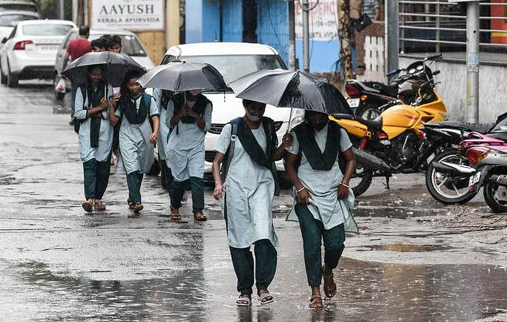 கனமழை: வால்பாறையில் உள்ள பள்ளிகளுக்கு இன்று விடுமுறை