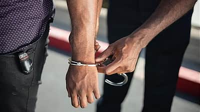 பாகிஸ்தானுக்காக உளவுப் பார்த்த இந்திய கடற்படை வீரர் கைது!