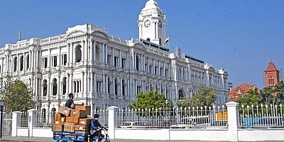 நிலைக்குழு உறுப்பினா்கள் தோ்தல்: சாலையோர வியாபாரிகள் வாக்களிப்பு