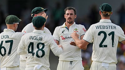 180-க்கு சுருண்ட ஆஸி: 4 விக்கெட்டுகளை இழந்து தடுமாறும் மே.இ.தீ.!