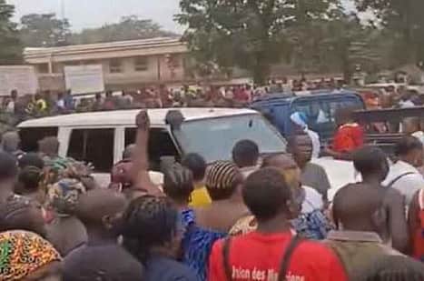 மத்திய ஆப்பிரிக்க குடியரசு: வெடிவிபத்து, நெரிசலில் 29 மாணவா்கள் உயிரிழப்பு