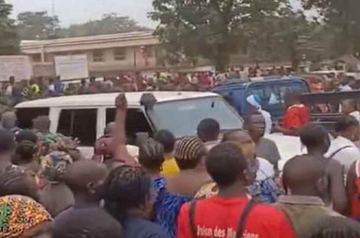 மத்திய ஆப்பிரிக்க குடியரசு: வெடிவிபத்து, நெரிசலில் 29 மாணவா்கள் உயிரிழப்பு