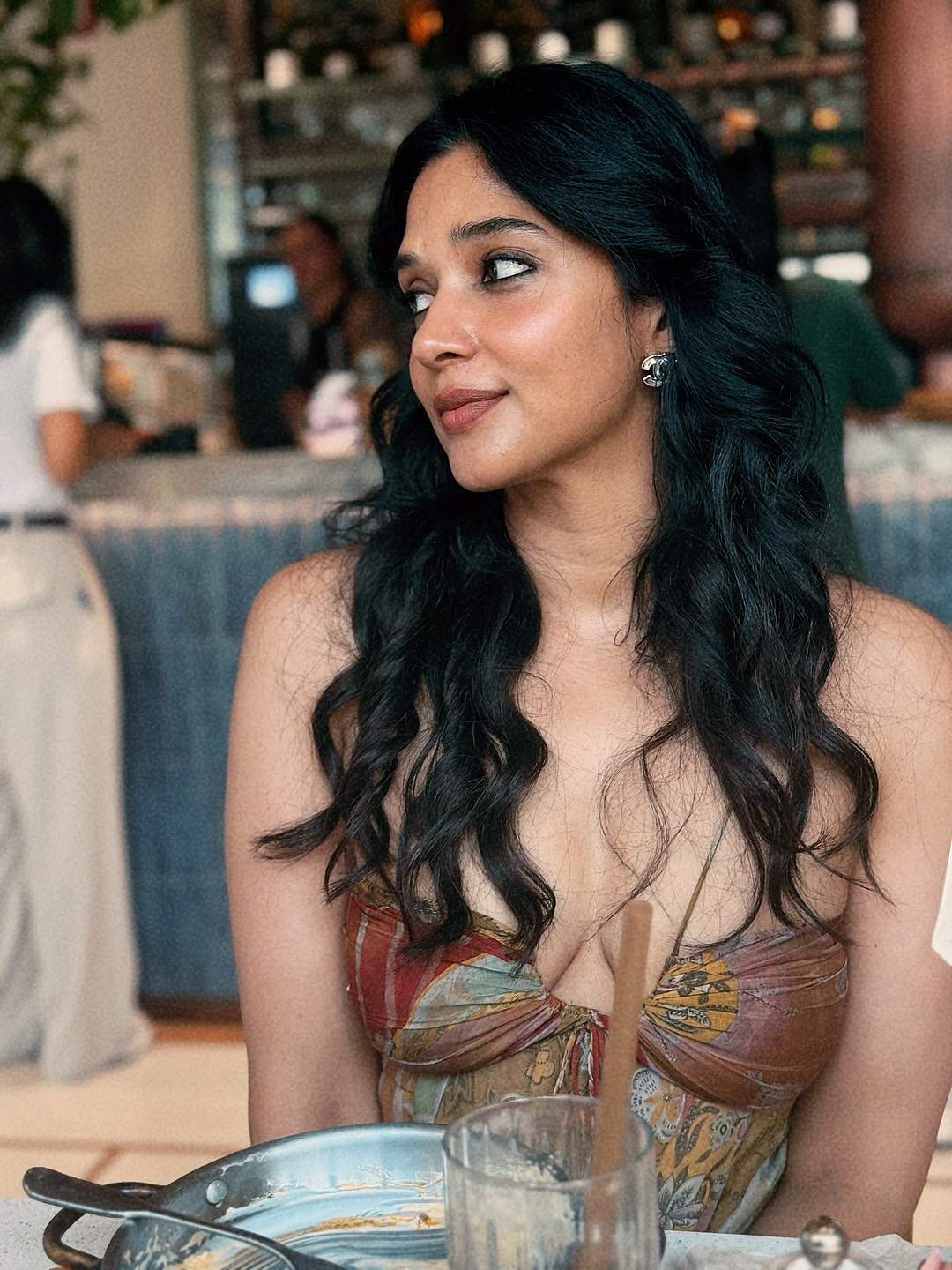 காஃபியுடன் அரட்டை... நைலா உஷா!