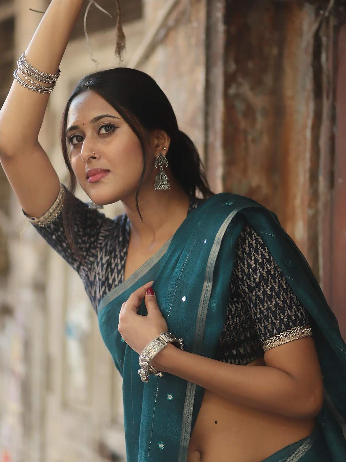 சிரிப்பென்ன... மனுஷி கைர் 