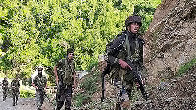 ஜெய்ஷ் பயங்கரவாதிகள் எங்கே? ட்ரோன்.. மோப்ப நாய்கள்.. 3வது நாளாகத் தொடரும் தேடுதல் வேட்டை!