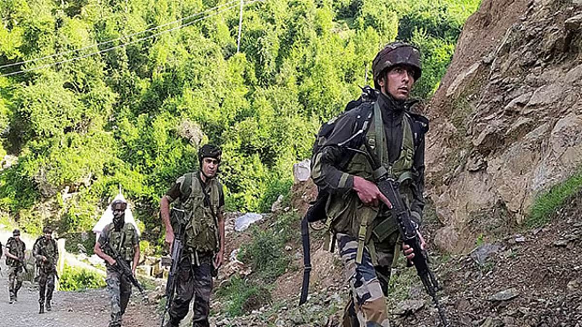 ஜெய்ஷ் பயங்கரவாதிகள் எங்கே? ட்ரோன்.. மோப்ப நாய்கள்.. 3வது நாளாகத் தொடரும் தேடுதல் வேட்டை!