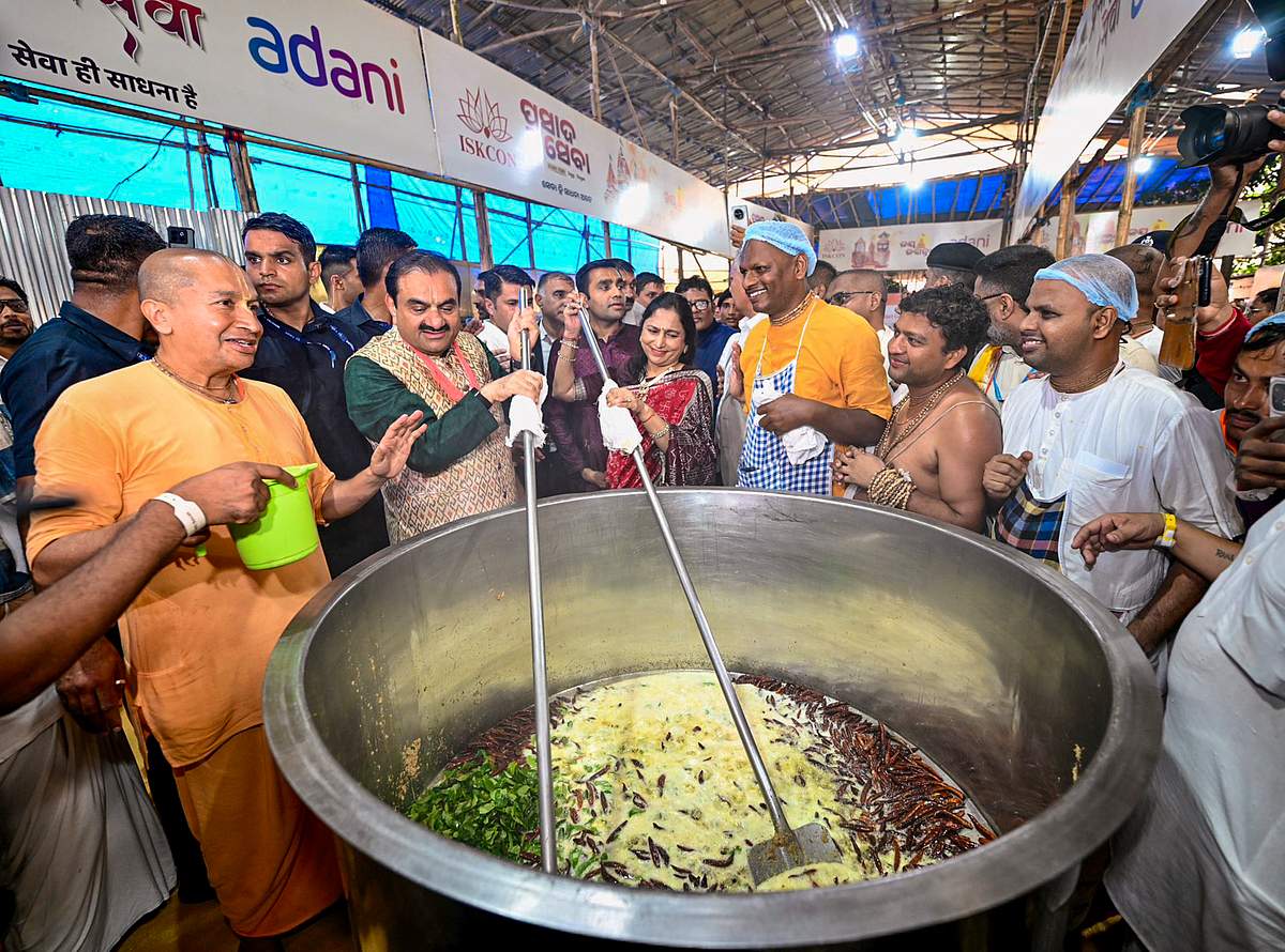 புரி ரத யாத்திரையில் அதானி குடும்பத்துடன் பங்கேற்பு!