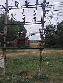 கிருஷ்ணாபுரத்தில் ஆபத்தான மின்மாற்றி சீரமைப்பு