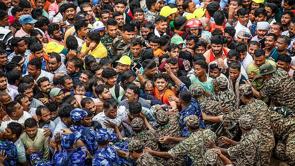 புரி ஜெகந்நாதர் ரத யாத்திரையில் கூட்ட நெரிசல்- 3 பேர் பலி, 50க்கும் மேற்பட்டோர் காயம்  