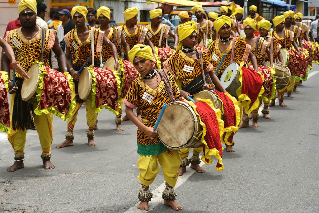 இலக்கியம் காட்டும் மும்மத யானைகள்