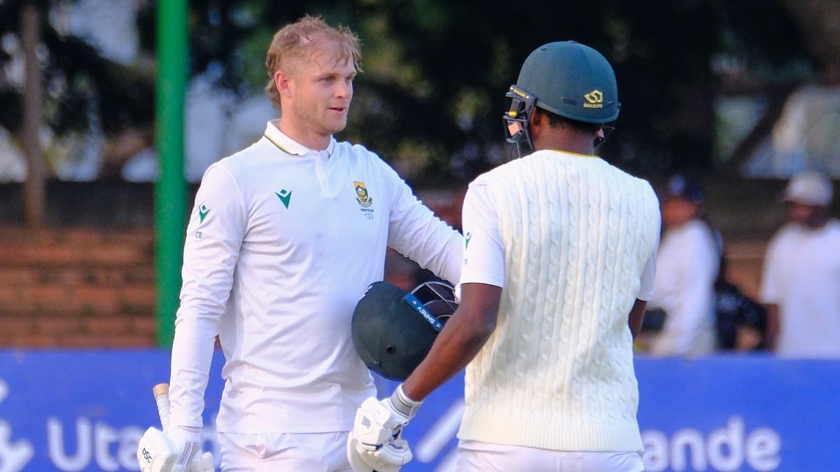 முதல் டெஸ்ட்: 418 ரன்கள் குவித்து தென்னாப்பிரிக்கா டிக்ளேர்; ஜிம்பாப்வே நிதானம்!