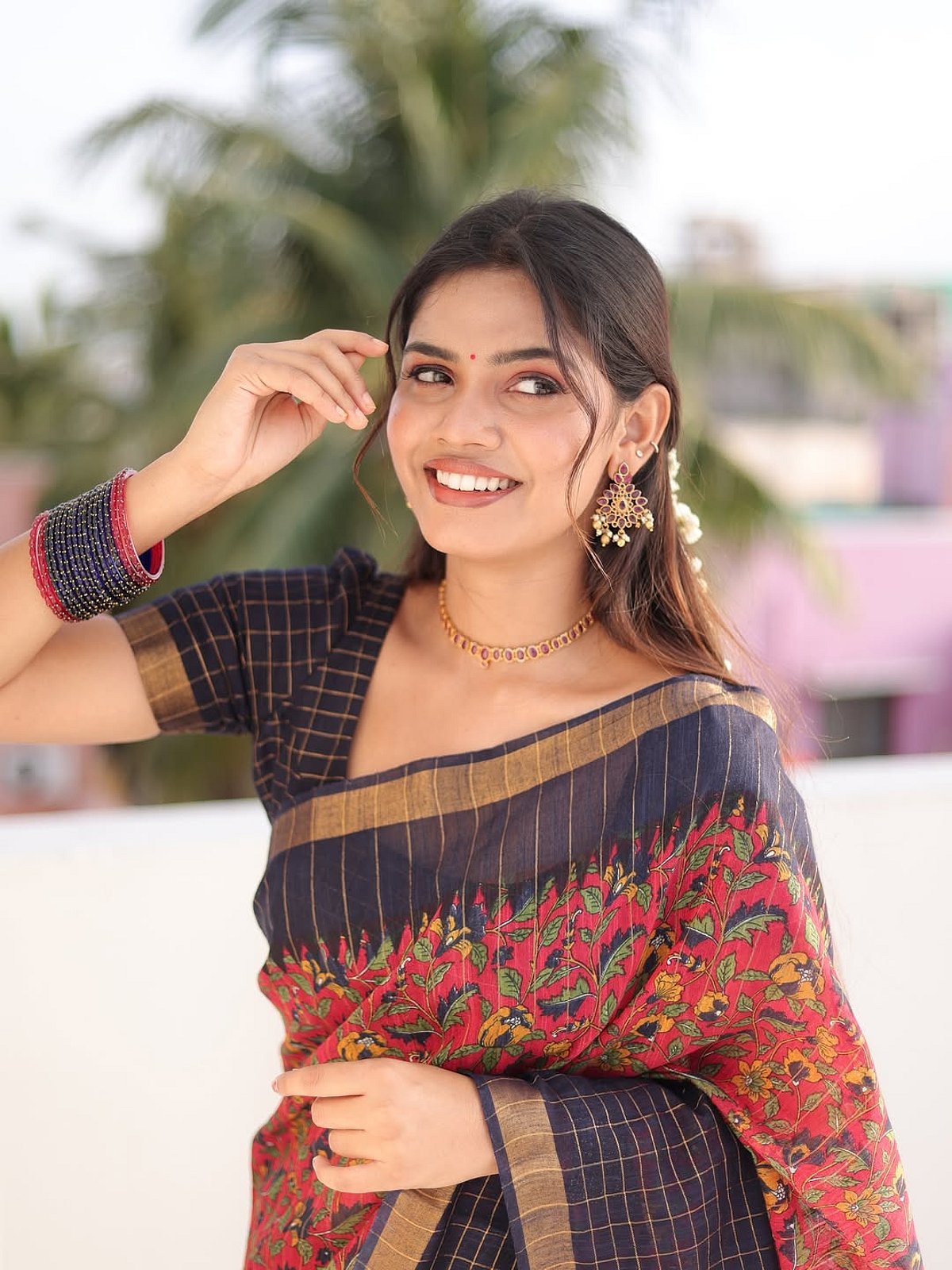 மத்தாப்பூ... பிரணிகா!