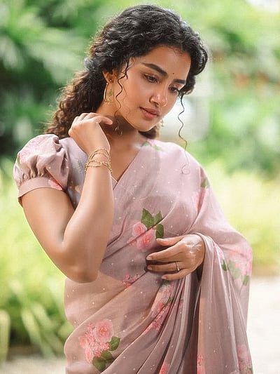 நளினம்.. அனுபமா பரமேசுவரன்!