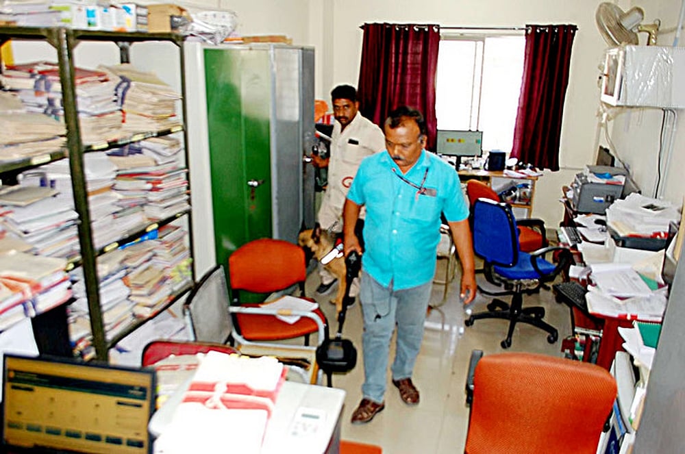 கோவை மாவட்ட ஆட்சியர் அலுவலகத்துக்கு வெடிகுண்டு மிரட்டல்!