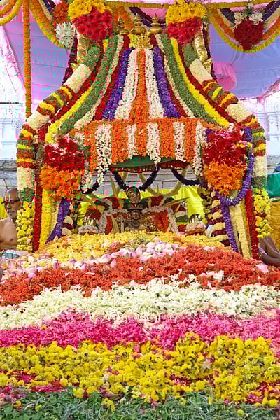 திருப்பதி கோவிந்தராஜா் கோயிலில் புஷ்பயாகம்