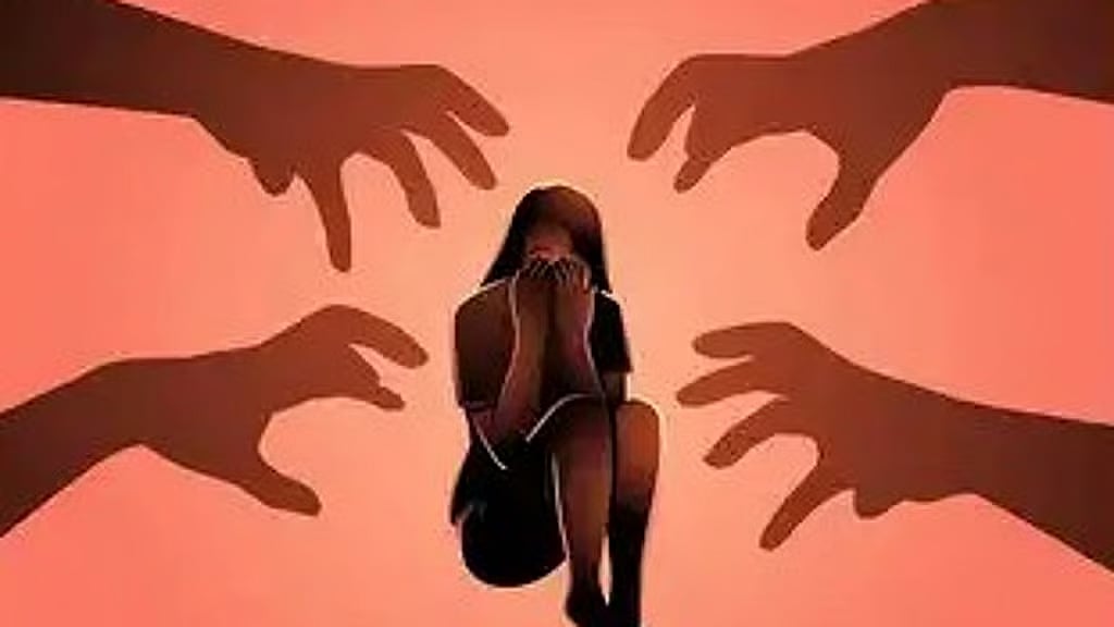 டெலிவரி ஏஜெண்ட் போல நுழைந்து பாலியல் வன்கொடுமை! செல்ஃபி எடுத்து மிரட்டல்!