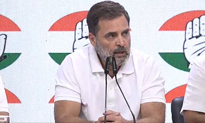 கடனில் மூழ்கும் விவசாயிகள் மீது மத்திய அரசு பாராமுகம்: ராகுல் சாடல்