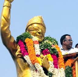மகாலிங்கத்தை விட்டுக்கொடுக்காத முதல்வா் எம்ஜிஆா்!