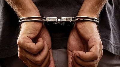 நீலகிரி: 20-க்கும் மேற்பட்ட மாணவிகளுக்கு பாலியல் தொல்லை! அரசுப் பள்ளி ஆசிரியர் கைது!