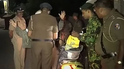 துப்பாக்கி வன்முறை: இலங்கையில் 300 போ் கைது