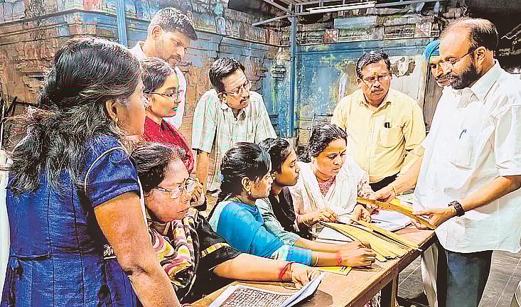 ஓலைச்சுவடிகளைப் படிக்கலாம்..!