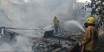 கும்பகோணம் அருகே பர்னிச்சர் கடையில் தீ: ரூ.1 கோடி மதிப்புள்ள பொருள்கள் எரிந்து நாசம்