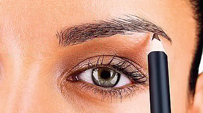 மை தீட்டும் கலை...