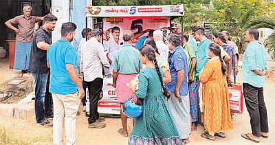 ரூ.5-க்கு மதிய உணவு!