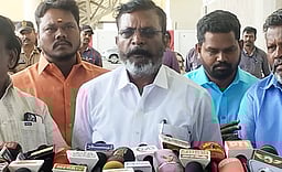 நிதீஷ்குமாரின் கட்சியைப் போல அதிமுகவை பாஜகவால் எளிதாகக் கையாள முடியாது: தொல். திருமாவளவன்!