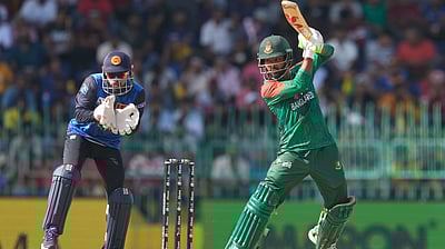 2-வது ஒருநாள்: இருவர் அரைசதம்; இலங்கைக்கு 249 ரன்கள் இலக்கு!