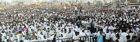 மதுரையில் ஞாயிற்றுக்கிழமை நடைபெற்ற மமக மாநாட்டில் பங்கேற்றவா்கள்.