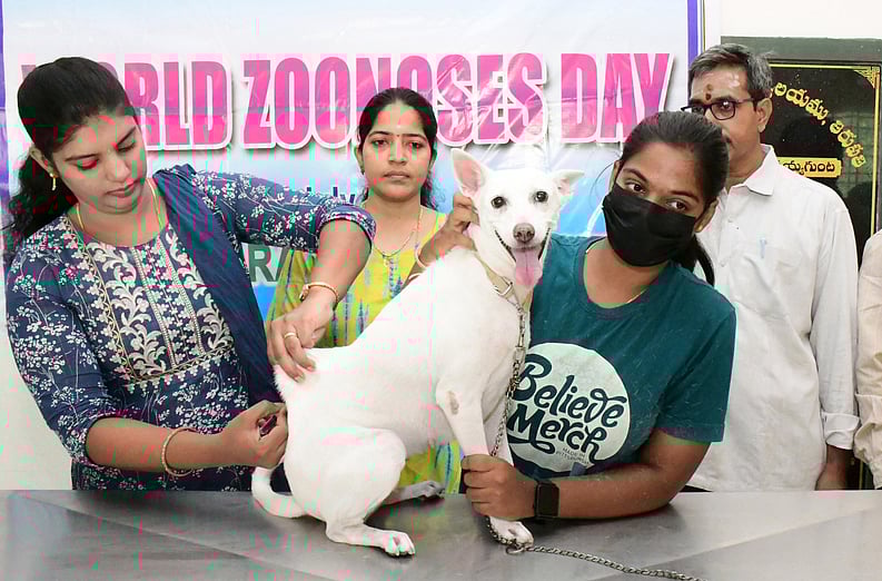 திகைப்பில் மக்கள் மன்றம்