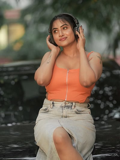 நான் கேட்கும் பாடல்... ஜனனி அசோக்குமார்! 