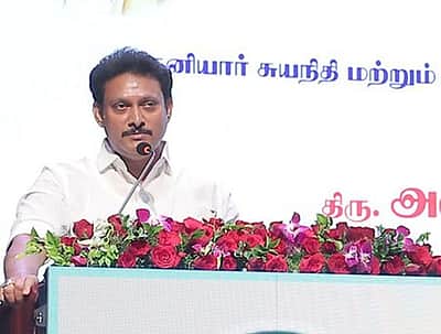 தமிழ் நமது அடையாளம்; ஆங்கிலம் நமக்கான வாய்ப்பு: 
அமைச்சா் அன்பில் மகேஸ்