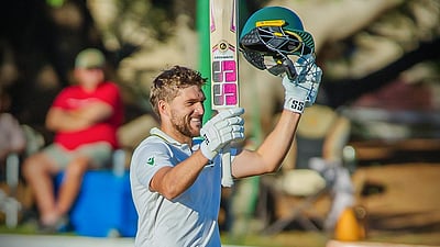 பிரையன் லாராவுக்காக உலக சாதனையை விட்டுக்கொடுத்த வியான் முல்டர்..! குவியும் வாழ்த்துகள்!