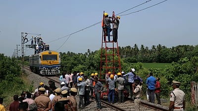 தாம்பரம் - திருச்சி ரயில் தாமதமாக புறப்படும்: 3 ரயில்கள் பகுதியளவு ரத்து! 