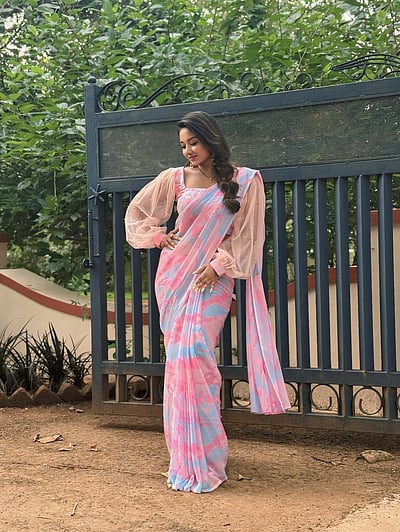 சோளக்காட்டு பொம்மை... ப்ரீத்தி ஷர்மா!