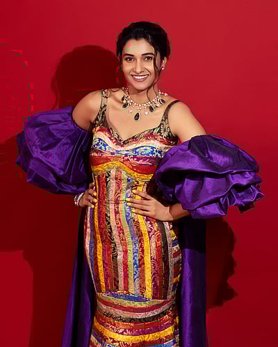 வண்ணம் கொண்ட வெண்ணிலவே... பிரியா பவானி சங்கர்!