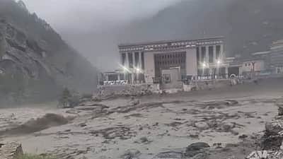 சீனா - நேபாளம் எல்லையில் வெள்ளம்: 9 பேர் பலி..20 பேர் மாயம்! தேடுதல் பணி தீவிரம்!