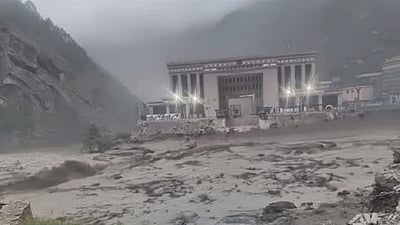 சீனா - நேபாளம் எல்லையில் வெள்ளம்: 9 பேர் பலி..20 பேர் மாயம்! தேடுதல் பணி தீவிரம்!