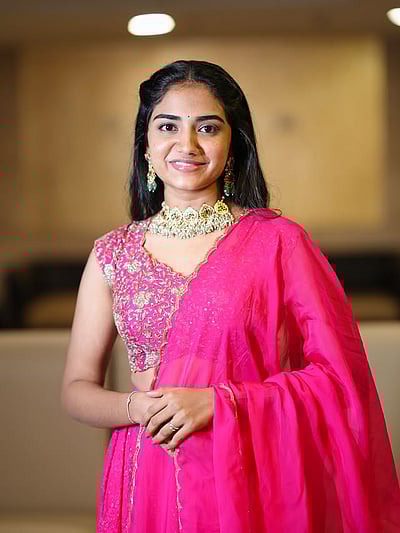 நளினம்.. மாளவிகா மனோஜ்!
