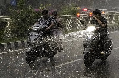 அடுத்த 3 மணிநேரத்துக்கு சென்னை, 16 மாவட்டங்களில் மழை! 