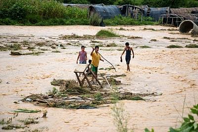 நேபாளத்தை நெருங்கும் ஆபத்து? பல்வேறு மாவட்டங்களுக்கு வெள்ள அபாய எச்சரிக்கை!