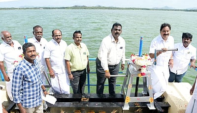 பாரூர் ஏரியிலிருந்து பாசனத்திற்கு தண்ணீர் திறப்பு!