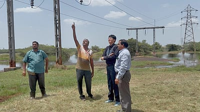 தடையில்லா மின்சாரம் வழங்க
மின்வாரிய தலைவா் அறிவுரை 