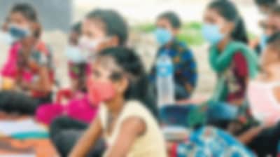 மகாராஷ்டிரம்: மாணவிகளை நிர்வாணமாக்கி கொடூரம்! 8 பேர் கைது!