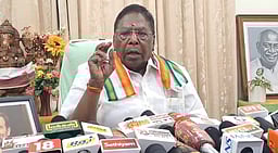 புதுச்சேரி பேரவைத் தேர்தல்: நாராயணசாமிக்கு சீட்டு இல்லை?- வைத்திலிங்கம் வீடு முற்றுகை 